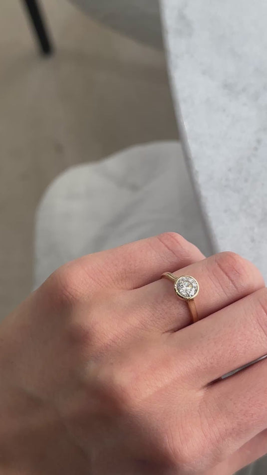 Bezel Ring